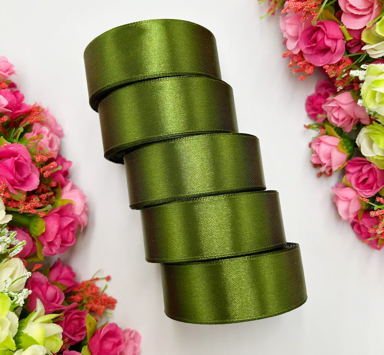 Атласна стрічка для рукоділля - 2,5 см x 23 м (опт, 5 рулонів) / Темна оливка, фото 1