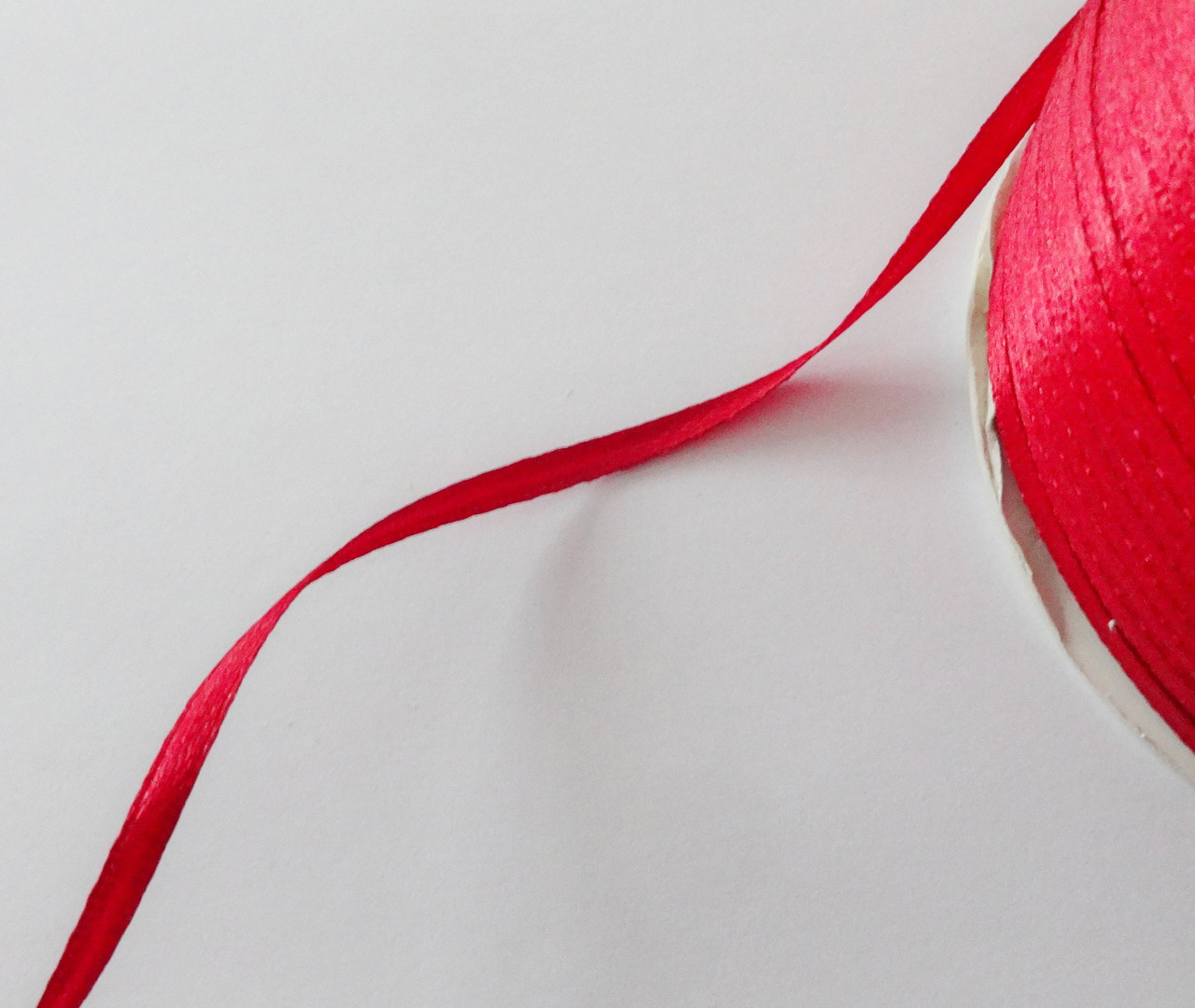 Стрічка атласна 3 мм двостороння колір темно-червоний, фото 1