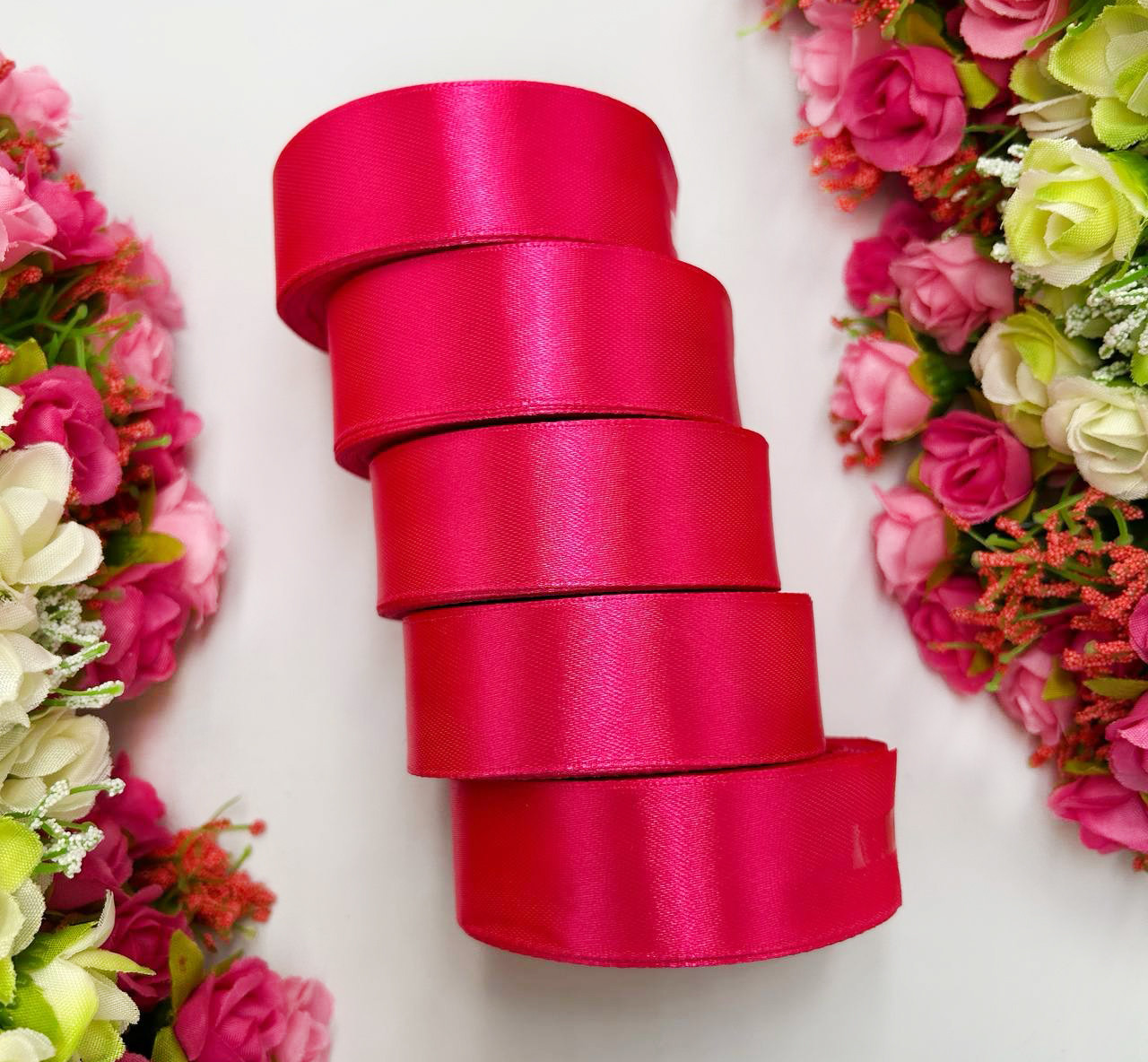Атласна стрічка для рукоділля - 2,5 см x 23 м (опт, 5 рулонів) / Малиновий неон, фото 1