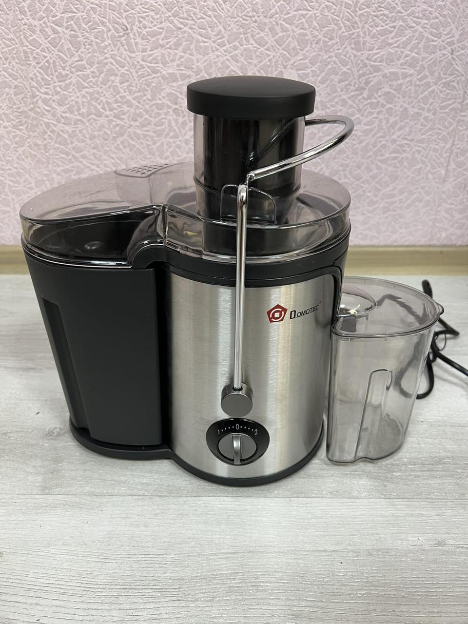 Соковитискач Domotec MS 5220