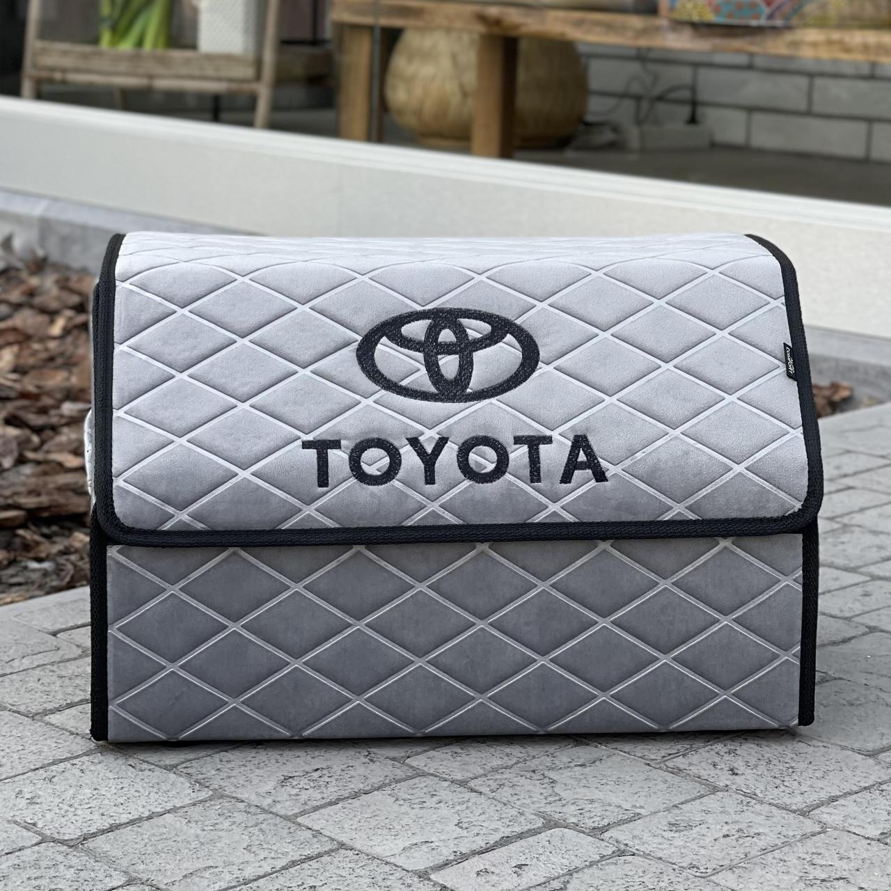 Органайзер у багажник з вишивкою Toyota, сірий велюр, 50 см, автомобільний органайзер в авто, фото 1