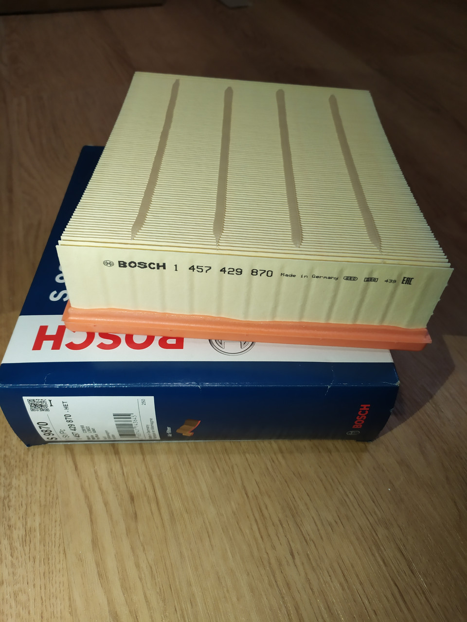 Повітряний фільтр на Фольксваген Пассат Б5 (Volkswagen Passat b5) 1996-- ->2005 Bosch 1457429870