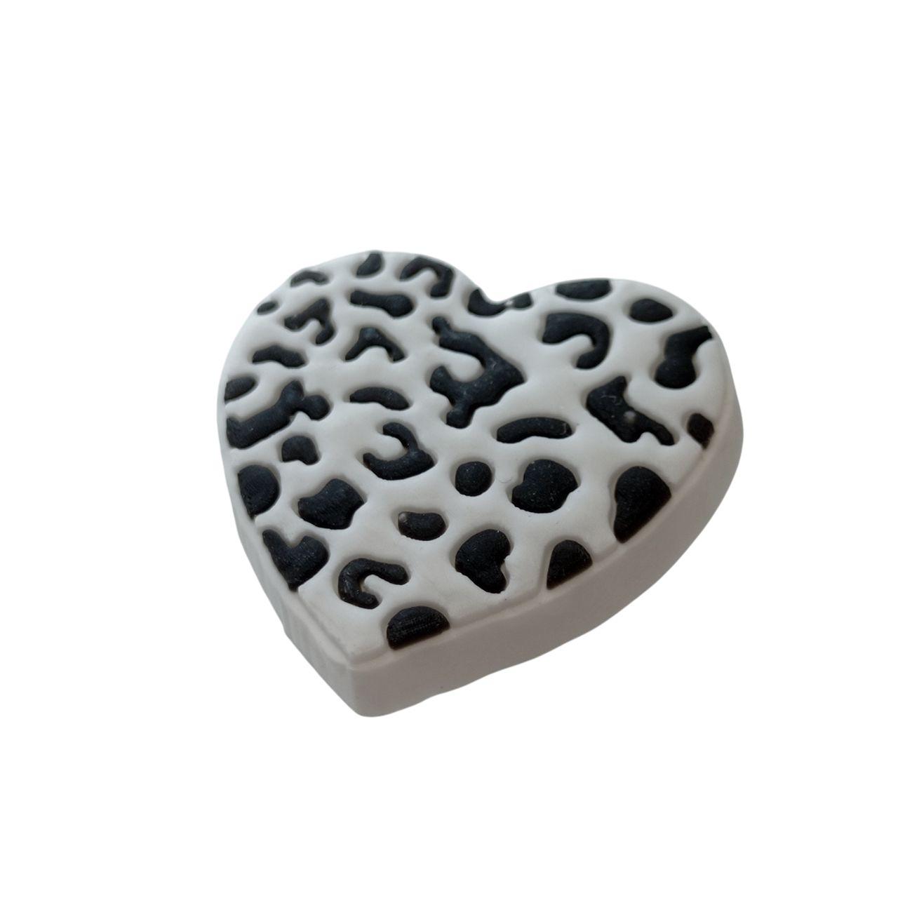 Jibbitz Джибітс Crocs Серце print leo