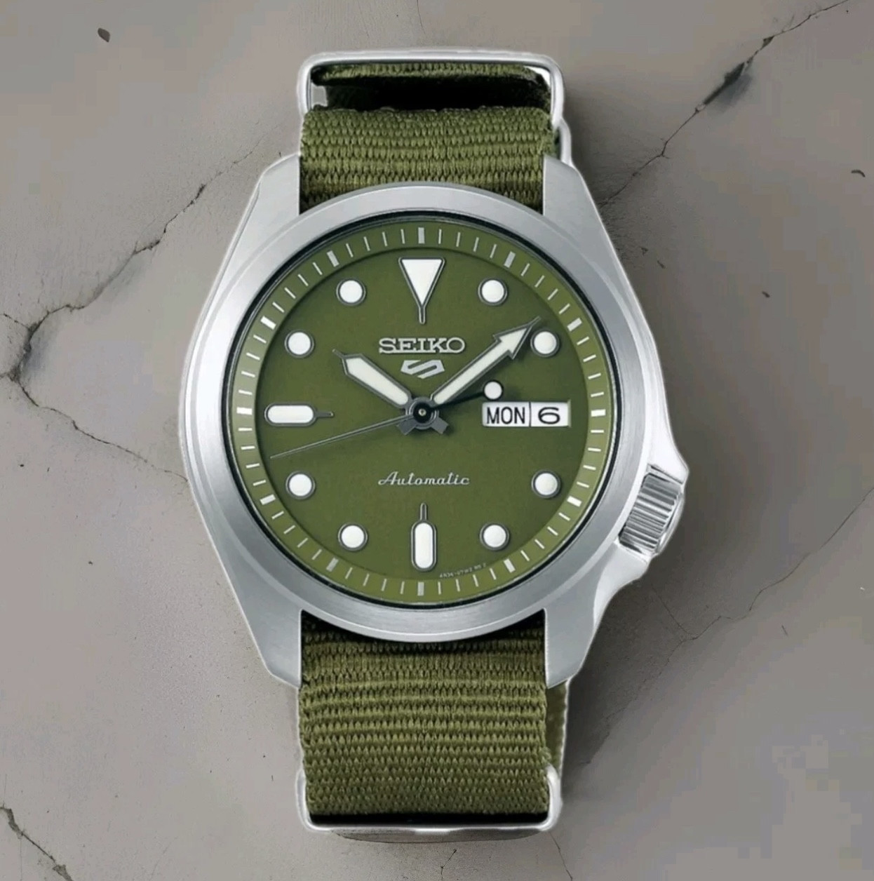 Годинник Seiko 5 SRPE65J1 Automatic Green Dial