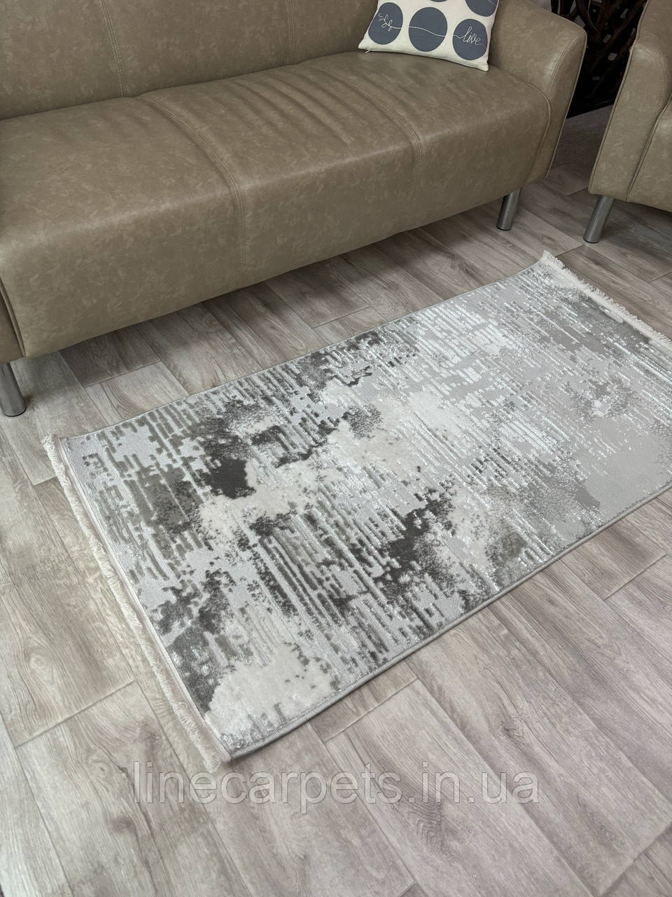 Сучасний   килим GRANADA B993B WHITE-L.GREY