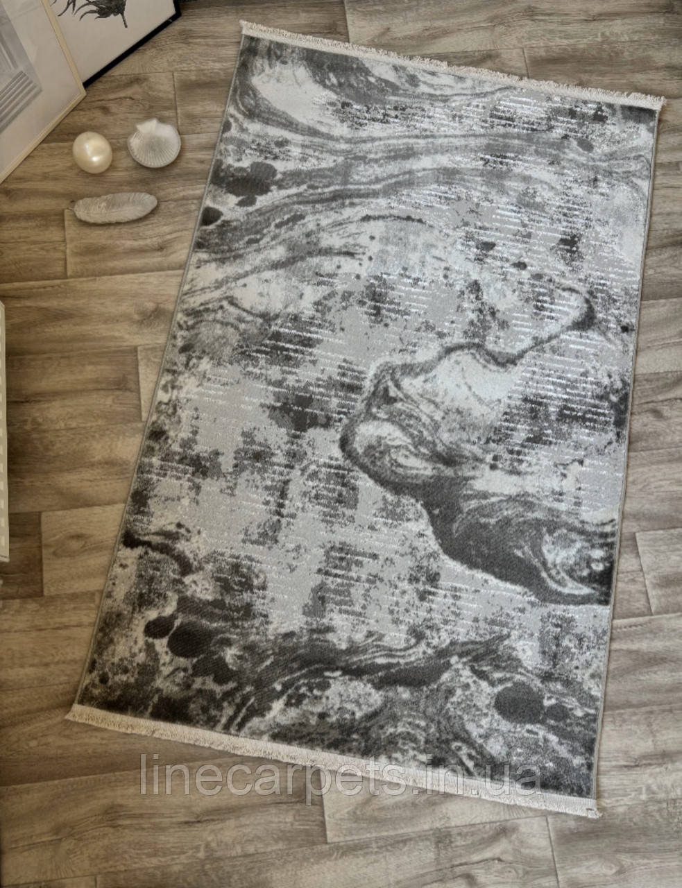 Сучасний  сірий килим GRANADA C619A BONE-L.GREY