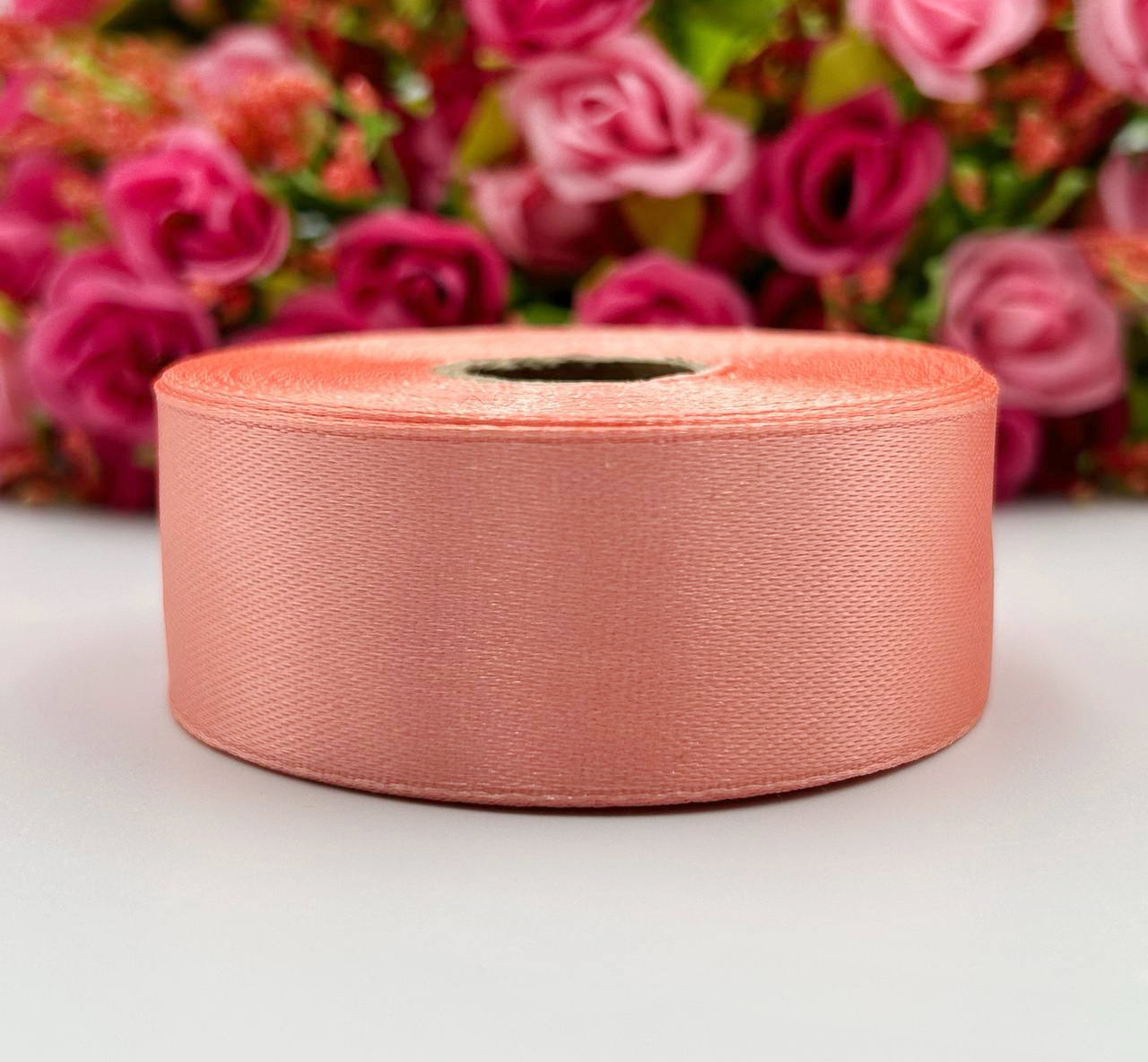 Атласна стрічка для рукоділля - 2,5 см x 23 м / Світло-лососевий, фото 1