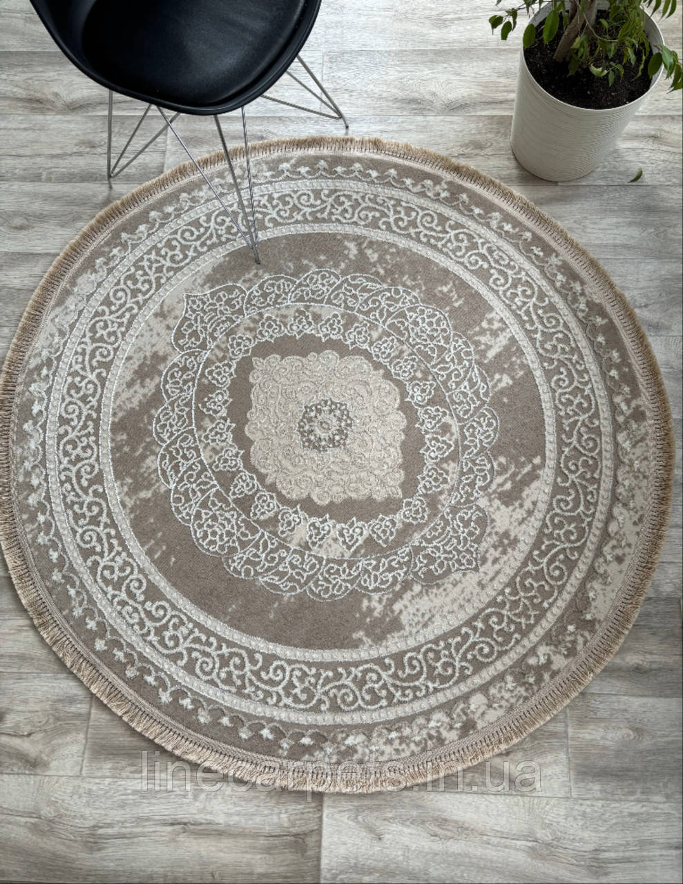 Классичний круглий килим в бежевом кольрі LEVADO 08098A VISONE/L.BEIGE
