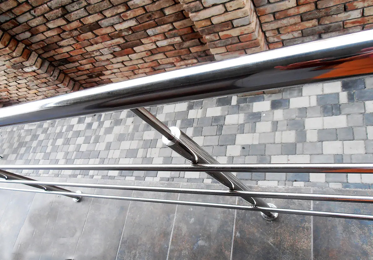 Перила/огородження з нержавіючої сталі AISI 304, поручень Ø50 мм, стійка Ø42 мм, 3 ригелі Ø16 мм