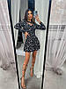 Кльошна сукня міні в квітковий принт з красивою шнурівкою і декольте на грудях з м'якої тканини софт чорного кольору, фото 4