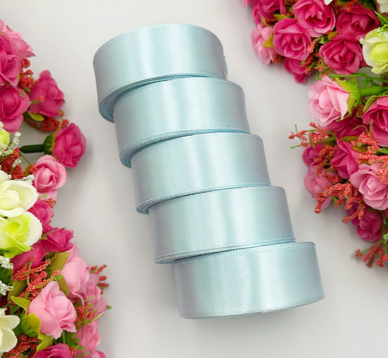Атласна стрічка для рукоділля - 2,5 см x 23 м (опт, 5 рулонів) / Ніжно-блакитний, фото 1