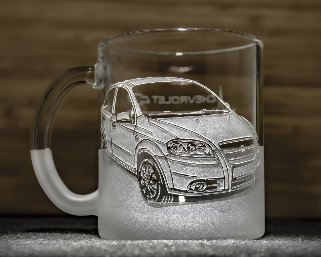 Чашка для чаю та кави з гравіюванням фото автомобіля та логотипу Chevrolet Aveo Шевроле Авео, фото 1