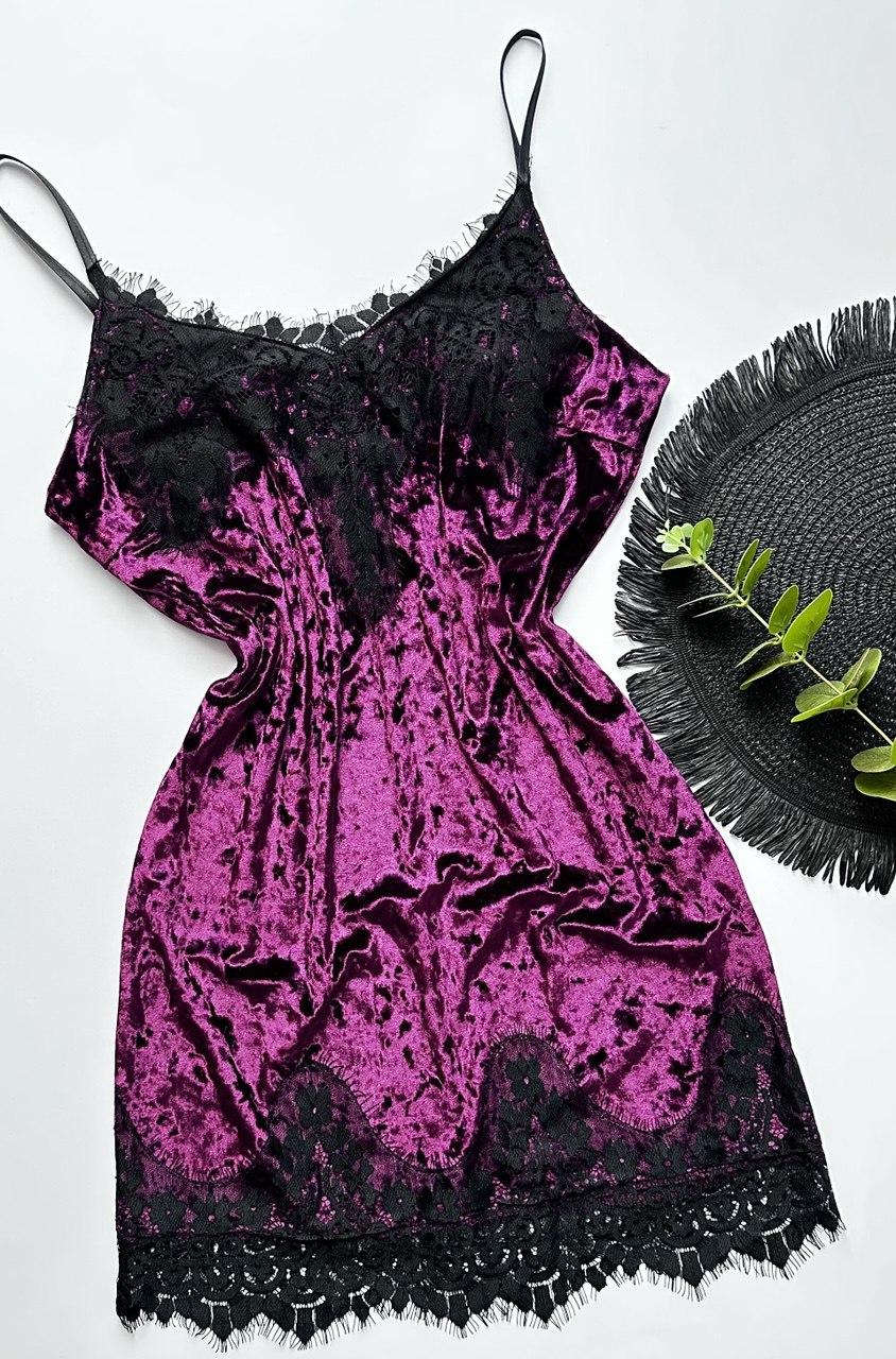 Шикарний велюровий пеньюар із широким мереживом