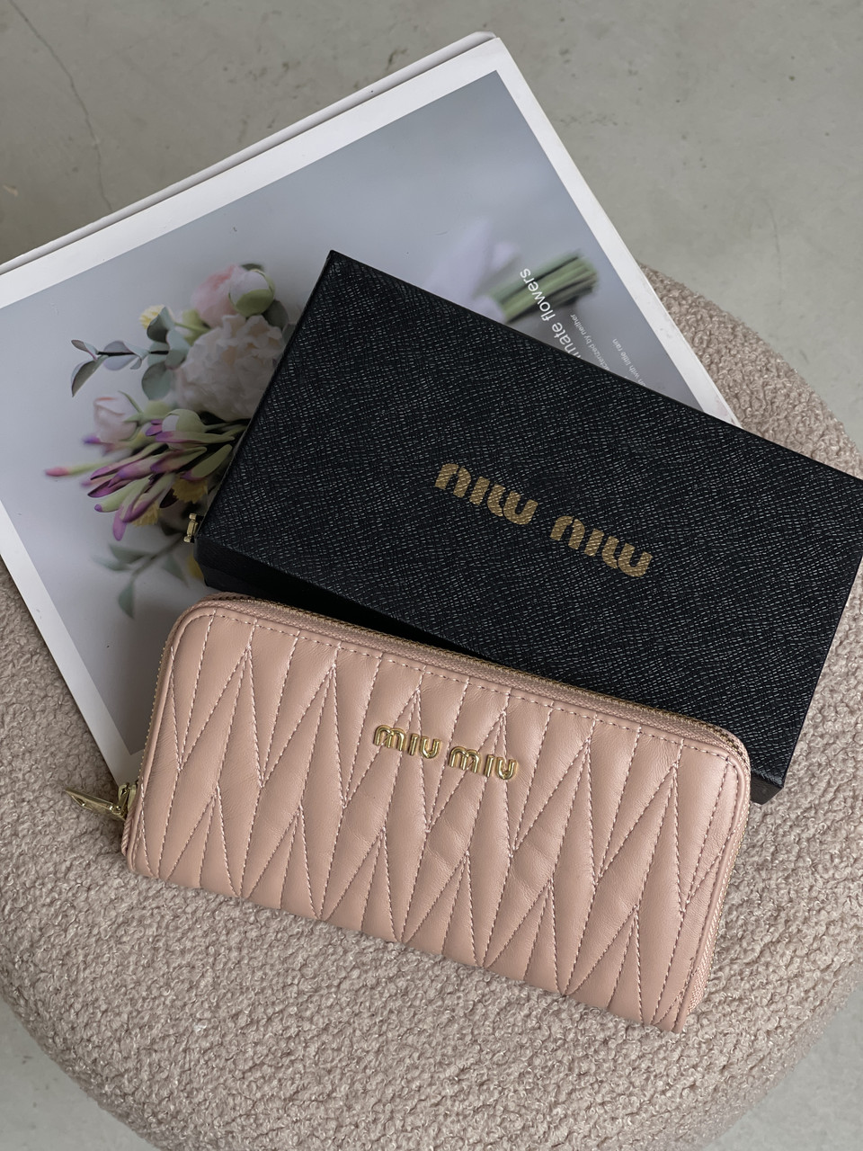 Гаманець жіночий Miu Miu пудровий стьобаний великий Міу Міу