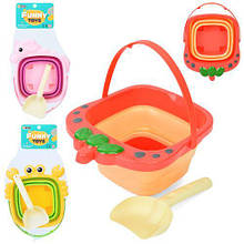 KM2406-7-8-2 Набір для пісочниці відро-трансформер складний 17 см, лопатка, 3 різновиди полуниця, краб, єдиноріг, у