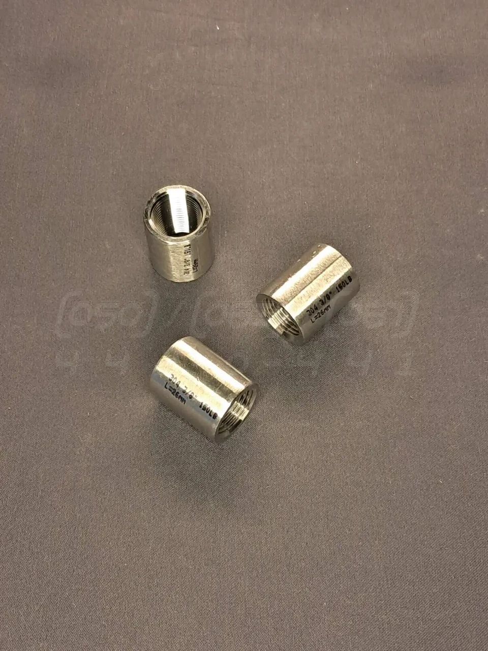 Муфта пряма різьбова Ду 10 (3/8") з нержавіючої сталі AISI304, повністю прорізана