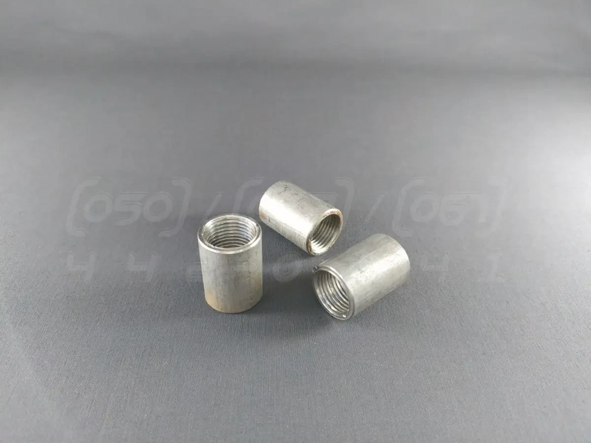 Муфта пряма різьбова Ду 15 (1/2") з нержавіючої сталі AISI304, повністю прорізана