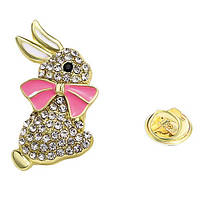 Брошка кліпса на золотистій основі зайчик із білими стразами покрита кольоровою емаллю розмір виробу 25х15 мм