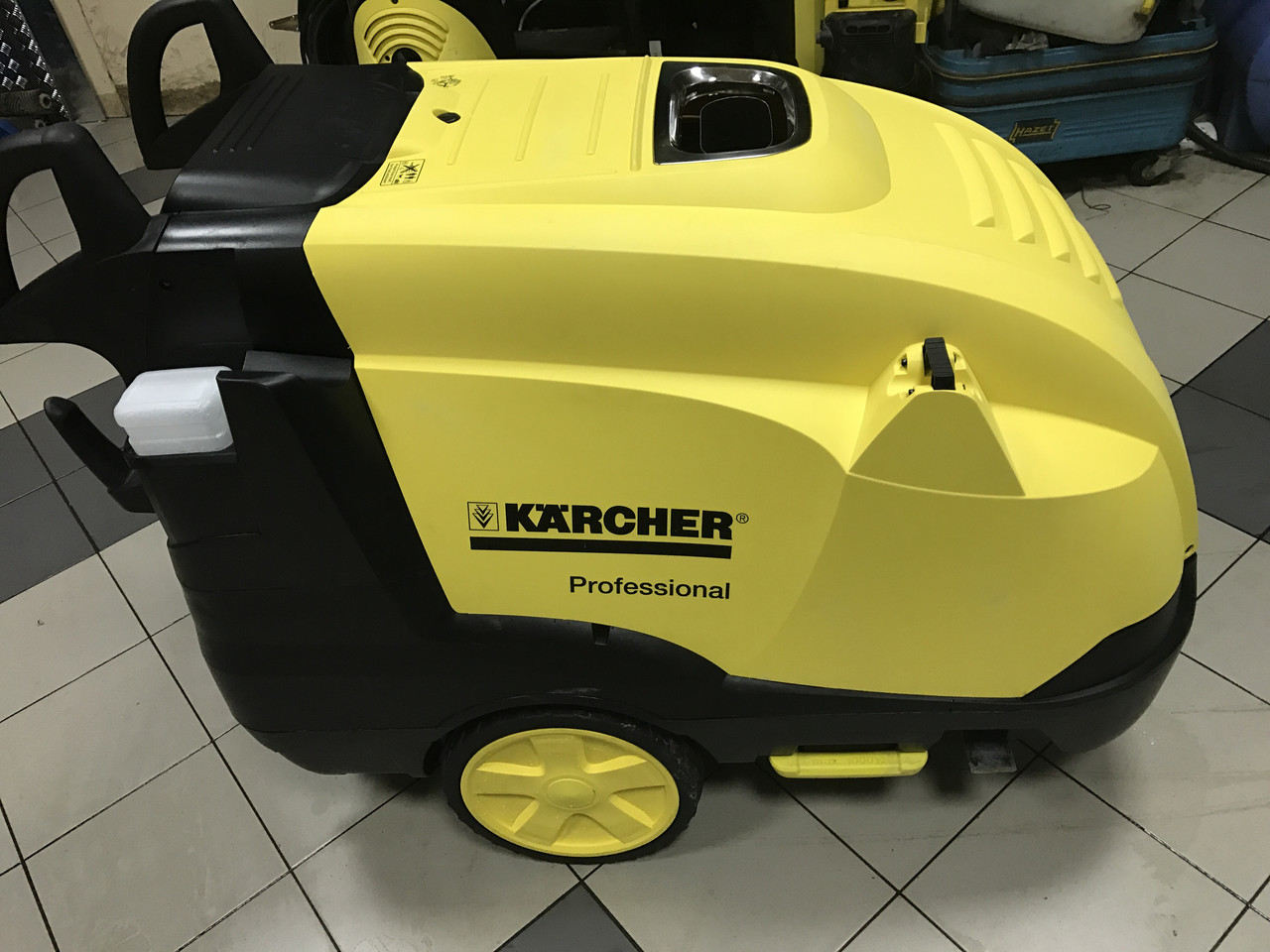 Мийка з підгоївом води Karcher hds 12/18 4s 10/20