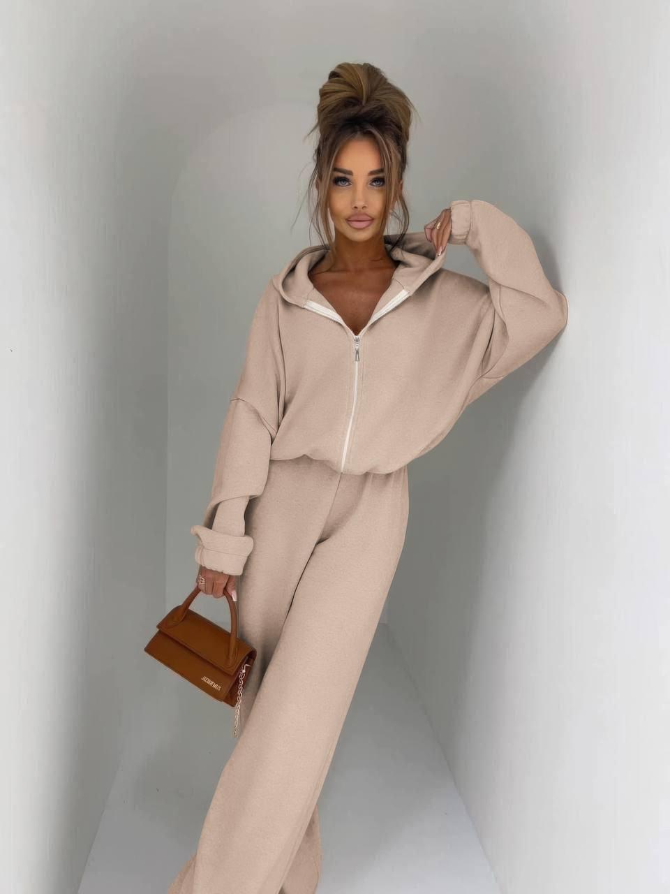 Стильний та класний костюм трійка у бежевому кольорі, фото 1