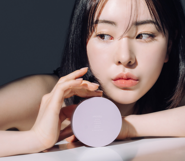 Тональный кушон с увлажнением и сиянием Arocell Glow Perfect Cushion SPF50 Тональный кушон с эффектом сияния Arocell Glow Perfect Cushion SPF50+ PA+++ №21