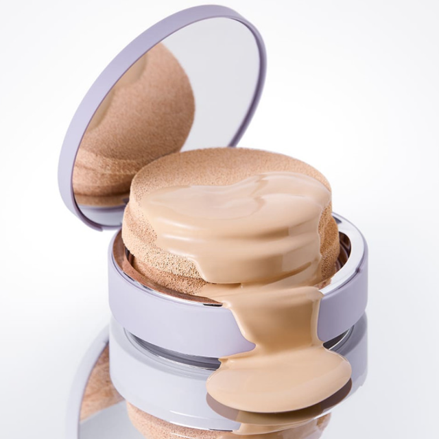 Тональный кушон с увлажнением и сиянием Arocell Glow Perfect Cushion SPF50 Тональный кушон с эффектом сияния Arocell Glow Perfect Cushion SPF50+ PA+++ №21