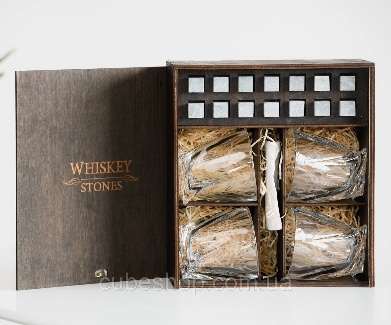 Набір для віскі Quadro №4 (4 склянки, 14 каменів для віскі, щипці)