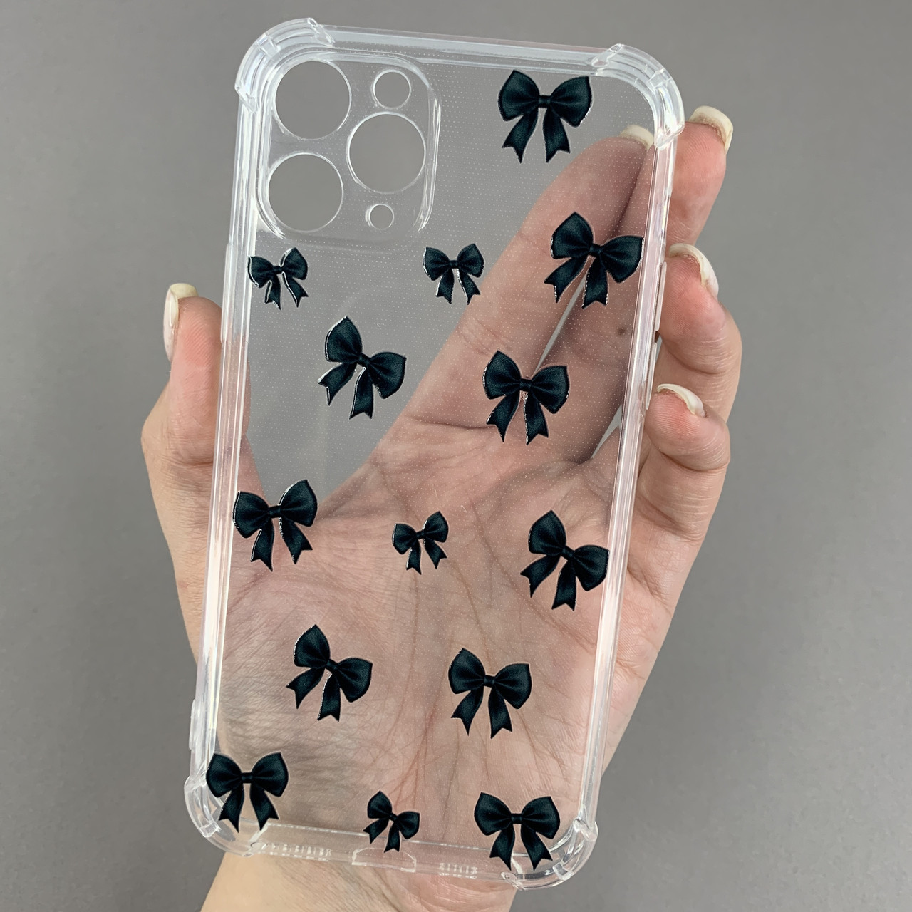 Чохол для iPhone 11 Pro чохол з бронь кутами з принтом чорних бантиків на телефон айфон 11 про прозорий q03v