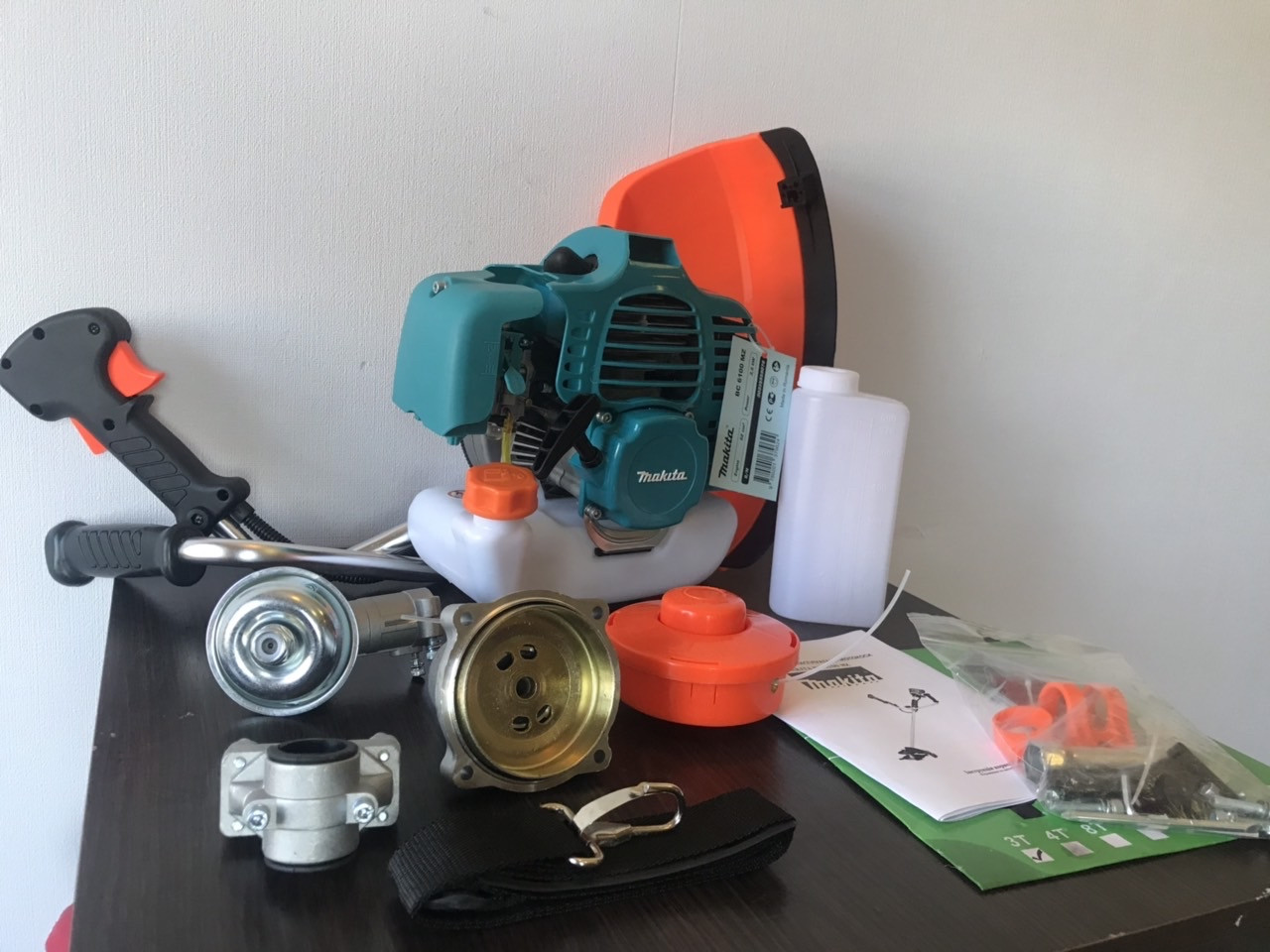 Мотокоса Makita BC 6100 MZ (3,5 кВт/4.8 л.с.) 2х-тактна бензокоса Макита