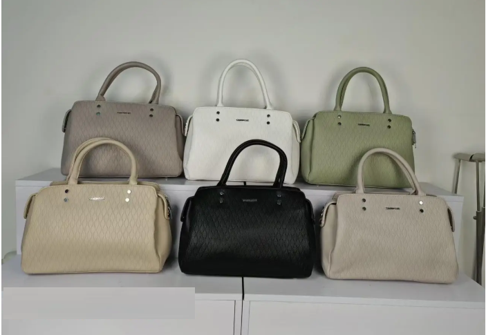 Сумка жіноча 31*23 см на блискавці зі штучної шкіри у різних кольорах Zhenya, фото 1