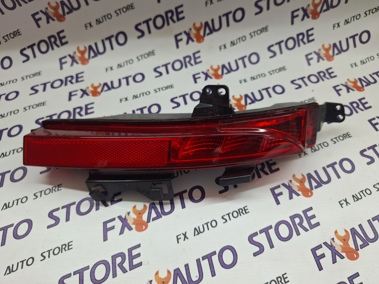 Катафоти Ліхтарі ПРАВИЙ в задній бампер відбивач Land Rover Discovery Sport 2015-2020 LR060910