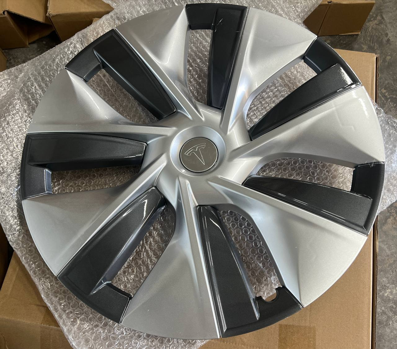 Ковпак 19 дюймів Tesla Model  Y (1044235-00-A) R19 колеса колісний ковпак на диски тесла у аеродинамічний
