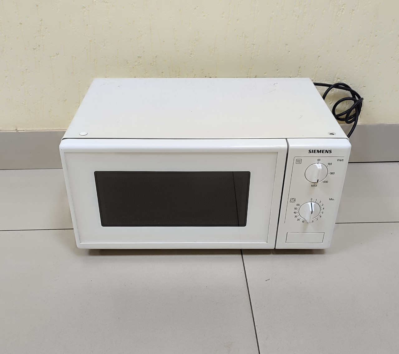 Німецька мікрохвильова піч (НВЧ) Siemens HF12020 з Німеччини з гарантією