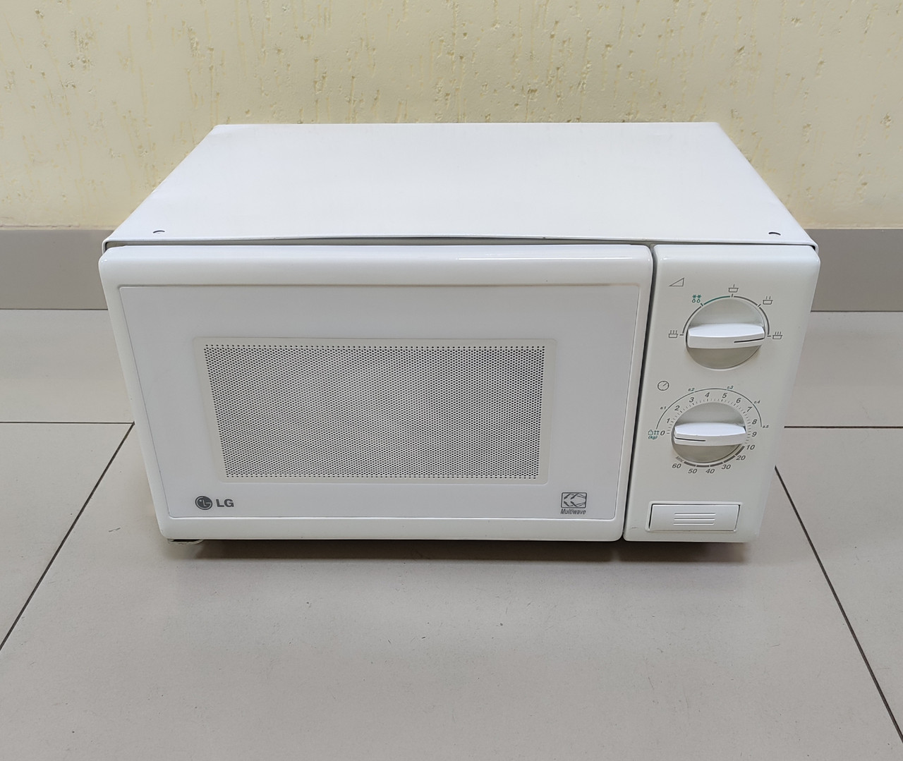 Соло-мікрохвильовка бу LG MW-1000 з Німеччини з гарантією