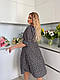 Жіноча ошатна базова літня приталена сукня з розрізом на нозі квітковий софт принт великих розмірів, фото 6