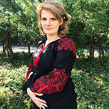 Вишита блуза Ольга чорний льон із червоною вишивкою