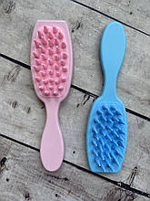 Гребінець із гумовими зубцями шампунізатор