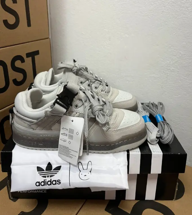 Чоловічі жіночі кросівки Adidas Forum Low Bad Bunny Gray Взуття Адідас Форум Лоу сірі замшеві низькі на липучці