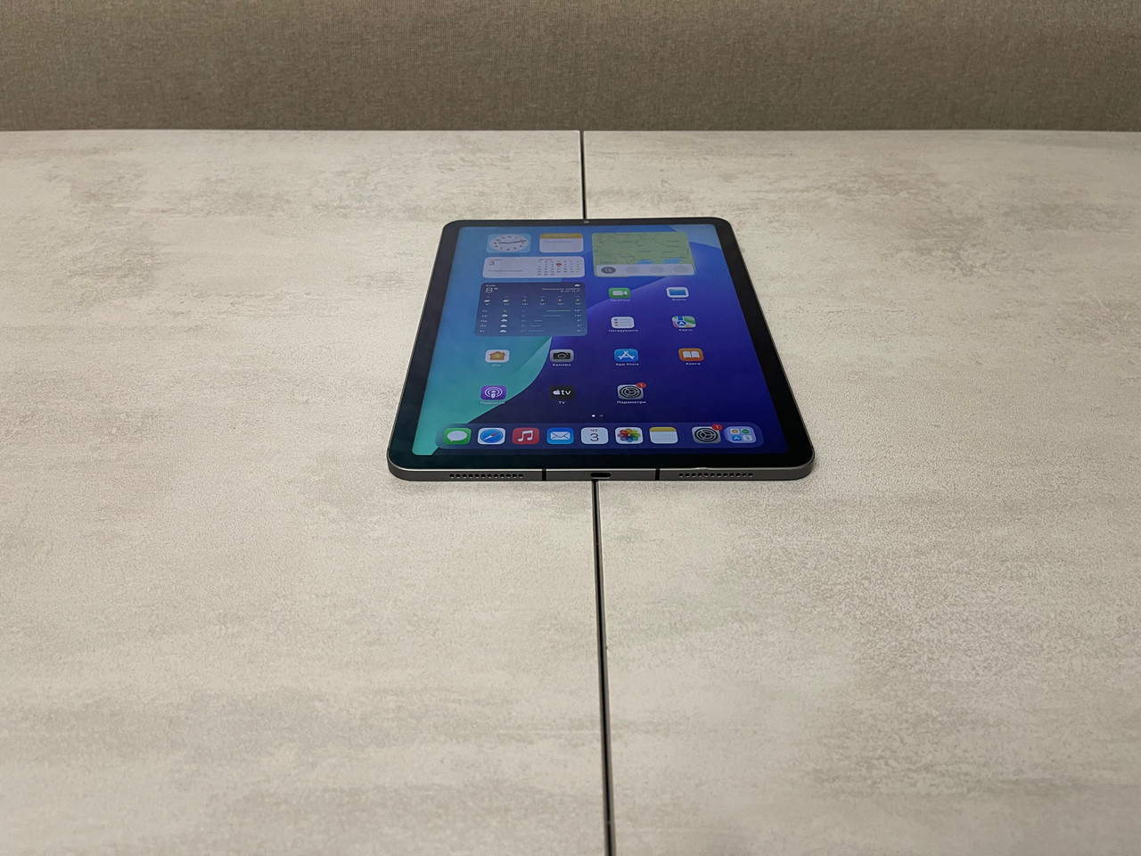 Планшет Apple iPad Air A2589 MM6R3LL/A (5 Gen., 2022), 10.9", Apple M1, 8GB, 64GB, Wi-Fi + 5G