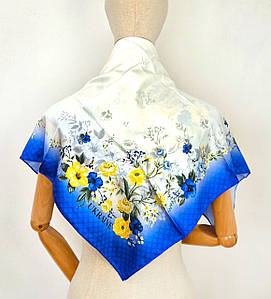 Хустка шийна шовкова патріотична Україна сині квіти на білому