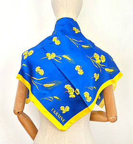 Хустка шийна шовкова патріотична Україна жовті дрібні квіти на синьому