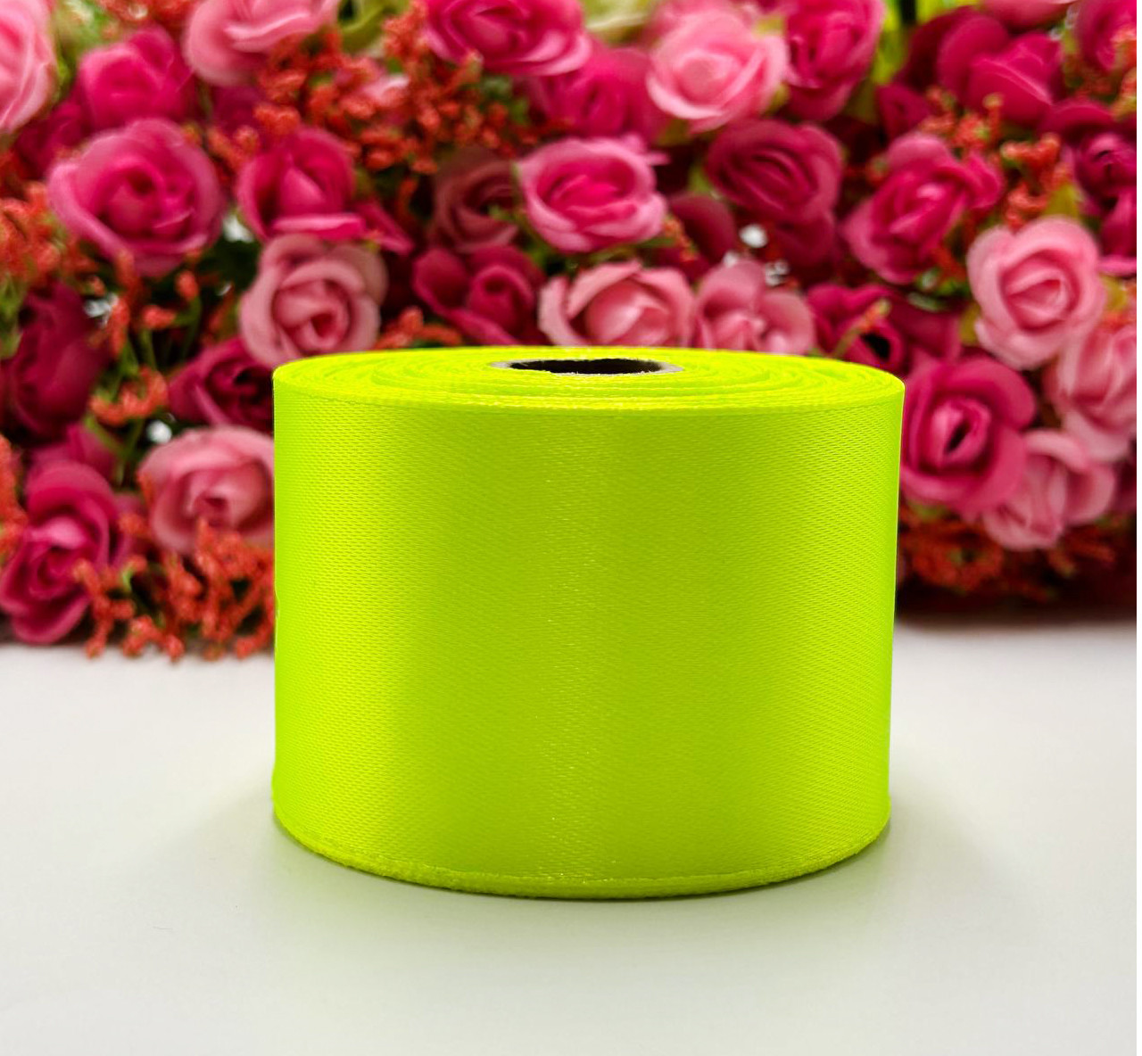 Атласна стрічка для рукоділля - 5 см x 23 м / Салатовий неон, фото 1
