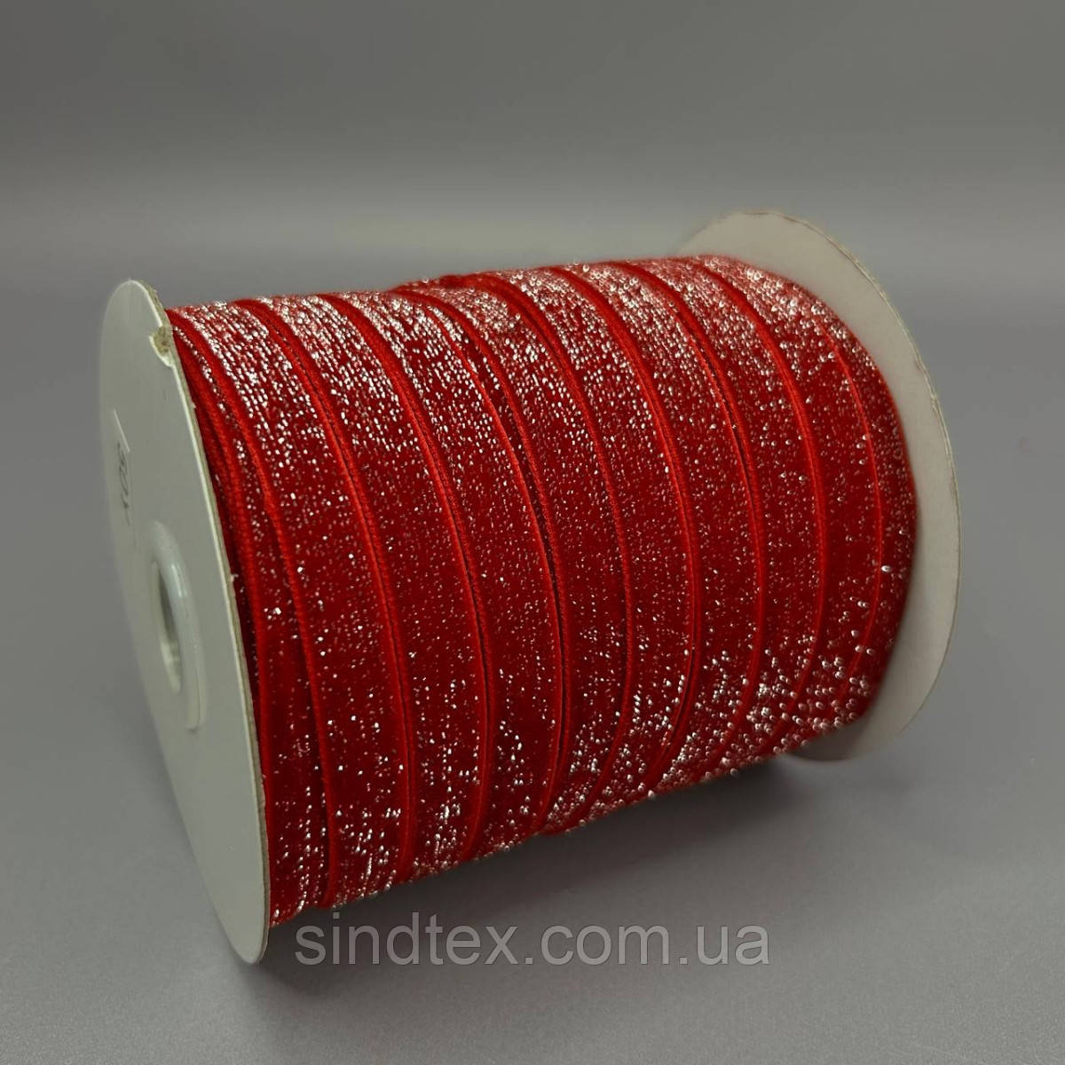 Оксамитова стрічка з люрексом срібло 1см боб. 46м- червоний