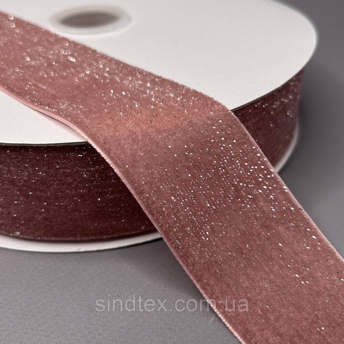 Оксамитова стрічка з люрексом срібло 4 см 22 м - лососевий