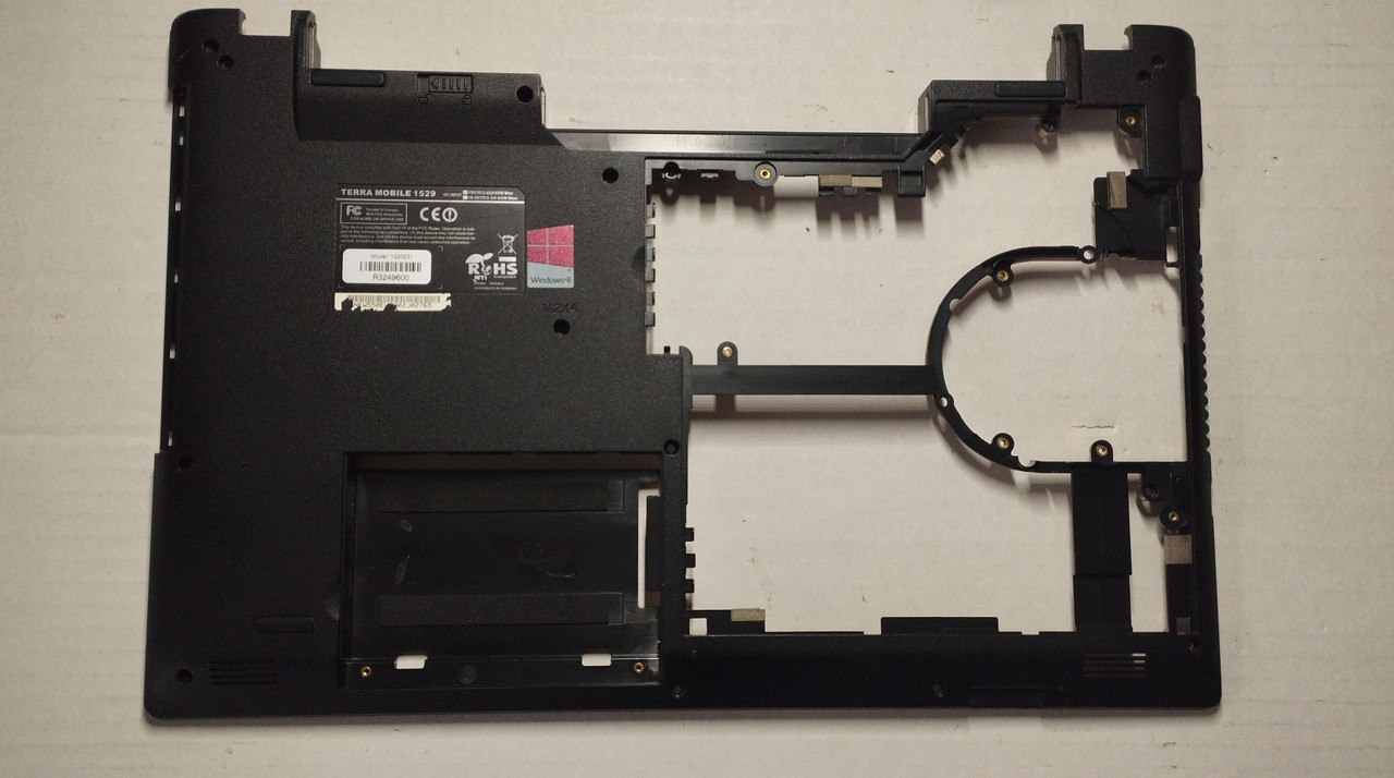 Terra Mobile 1529H Clevo W550 Stone NT310-H Dexp W550 Корпус D (нижня частина корпусу) 6-39-W5503-014 бу