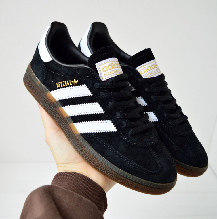 Жіночі кросівки Adidas Handball Spezial black white gum кеди Адідас Спеціал Спешл чорно-білі замшеві для підлітків