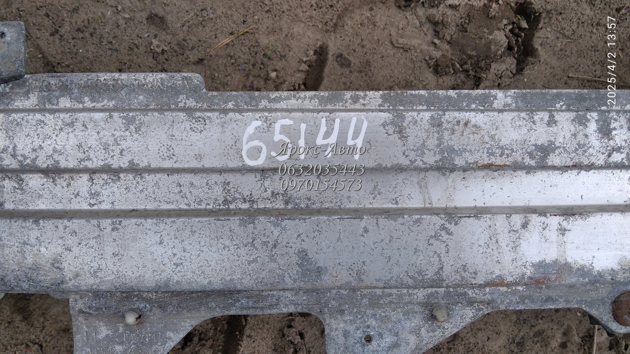 Підсилювач переднього бампера BMW 7 E65/E66 000065144