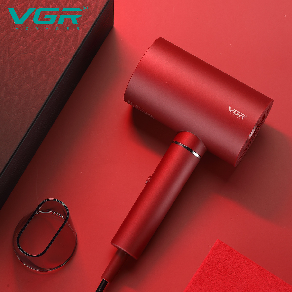 Фен професійний VGR V-431 RED, 2 рівні обдування, 2 рівні температури, насадка-концентратор