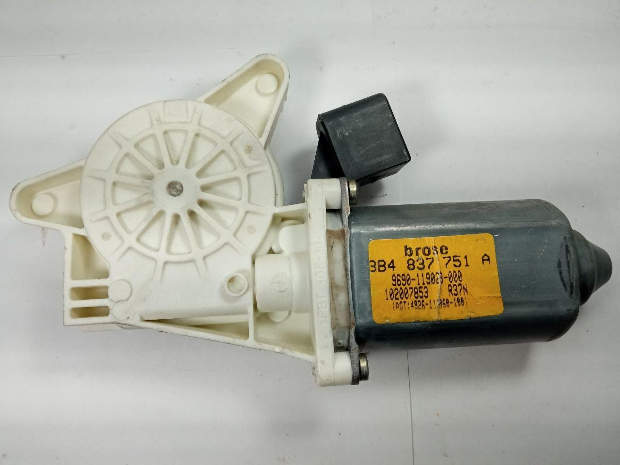 Мотор склопідйомника BRM 3B1/1J1959801 / BRM3B11J1959801 / 3B4 837 751 A / 3B4837751A