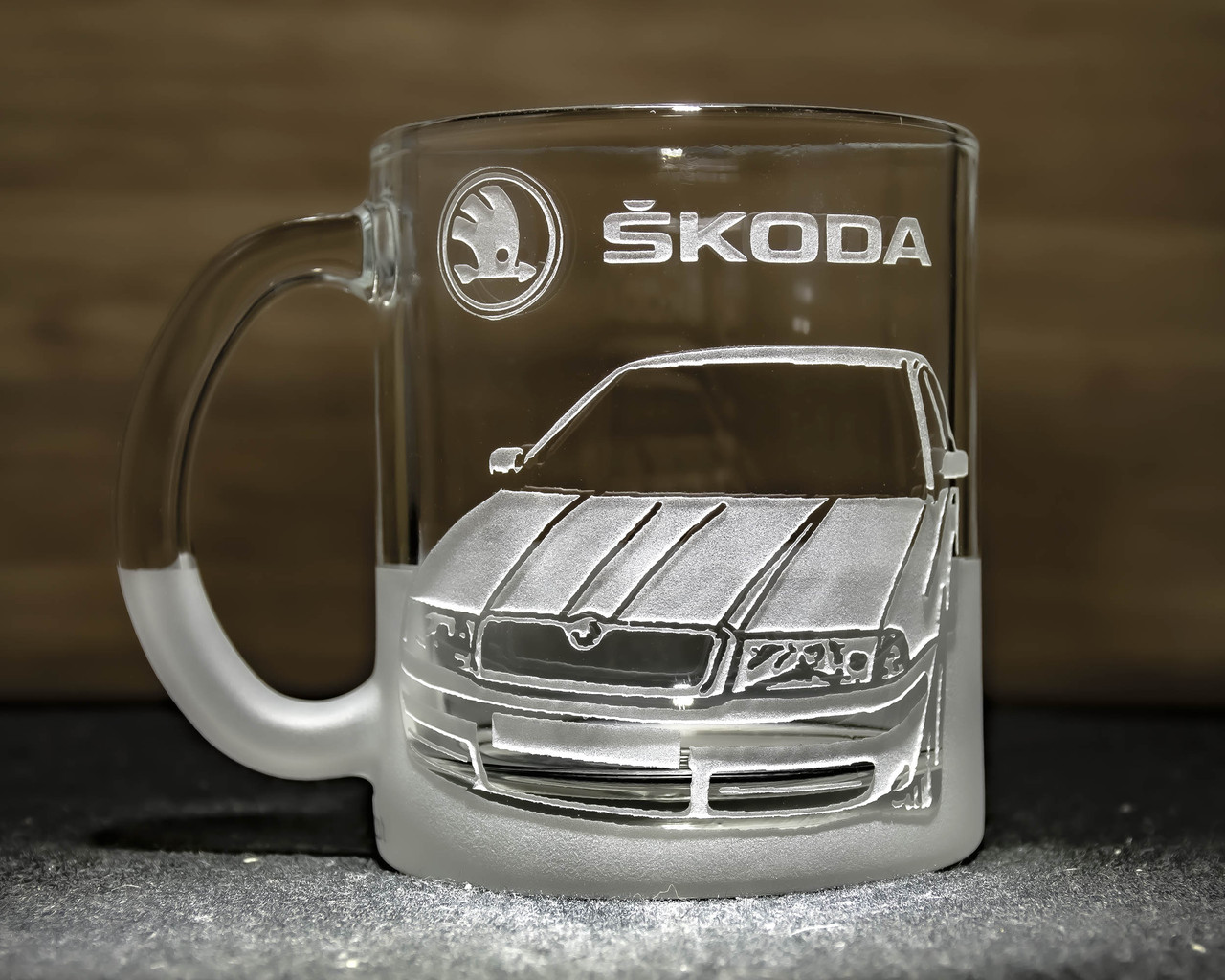 Чашка для чаю та кави з гравіюванням фото автомобіля Skoda Octavia Шкода Октавія - подарунок водію